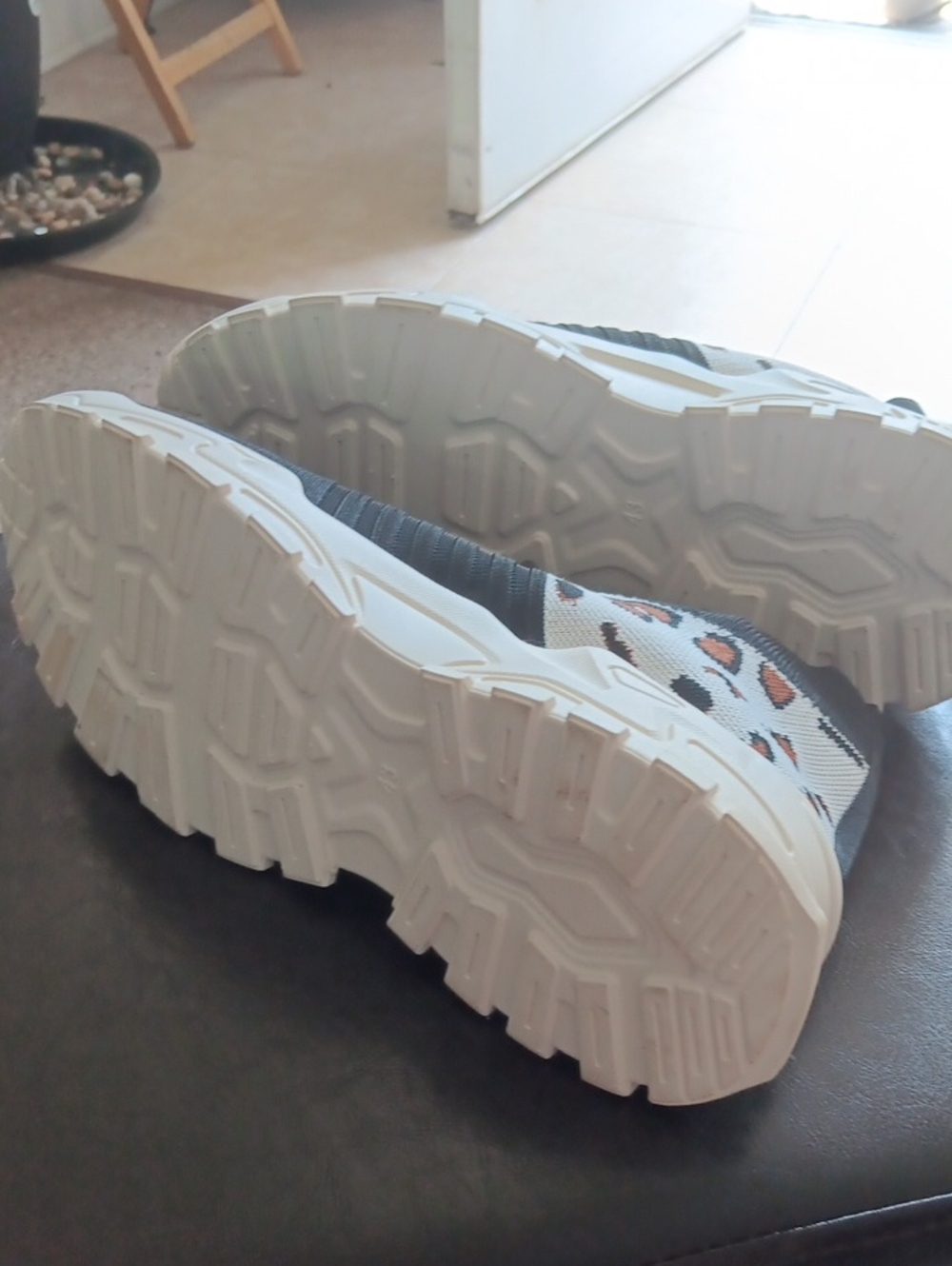 Athletic Sneakers with Leopard Accent Size 43 New - Picture 3 of 4